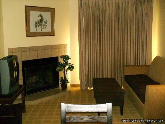 Americas Best Value Inn & Suites Extended Stay - Tulsa Room photo