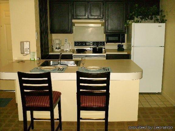 Americas Best Value Inn & Suites Extended Stay - Tulsa Room photo